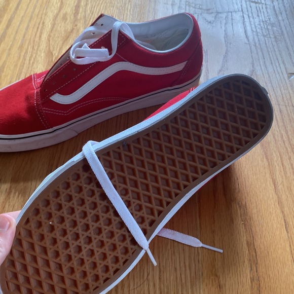 Red vans - Picture 3 of 4